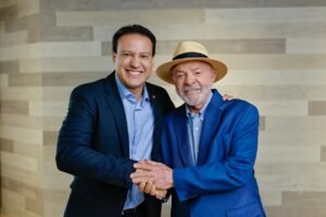 felipe camarão dá início à campanha eleitoral com carreata na área itaqui bacanga