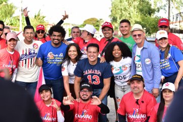 felipe camarão lidera carreatas na baixada maranhense acompanhado pela senadora eliziane gama