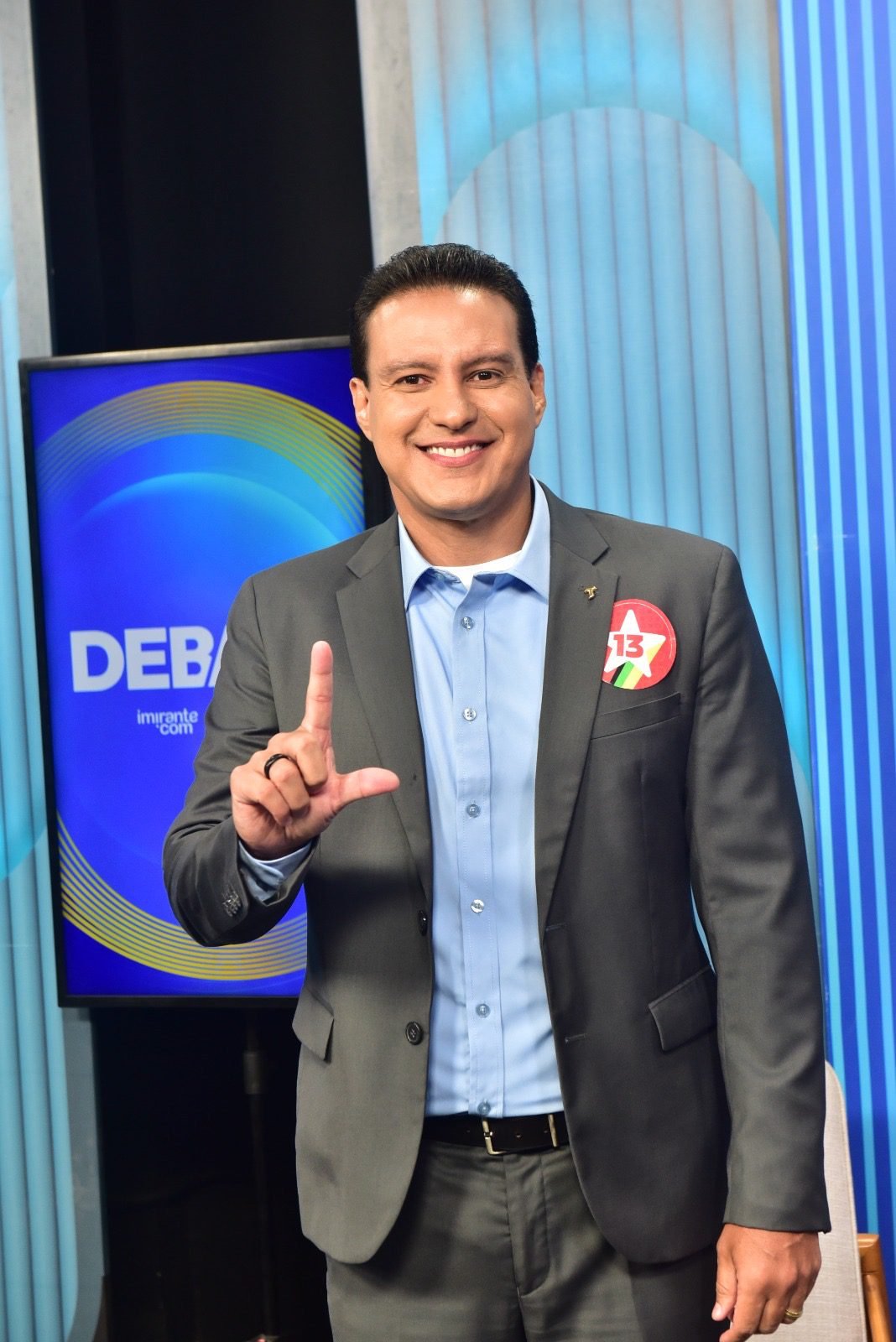 felipe camarão se destaca em debate com apresentação de trajetória e propostas para o maranhão
