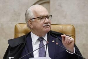 fachin suspende decisões de mendonça e dino sobre cúpula da polícia federal e convoca plenário do stf