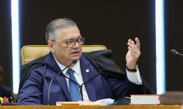 Flávio Dino expõe relatório com milhares de ameaças contra ministros do STF e reafirma independência judicial